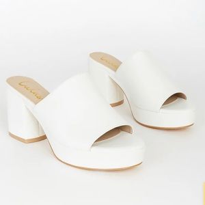 Lulus White Platform sandals Size 7 - NWT